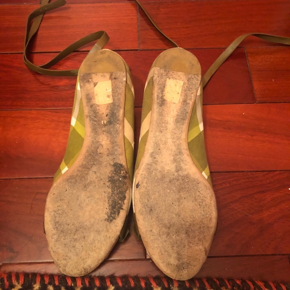 Burberry Flats - Picture 5 of 7